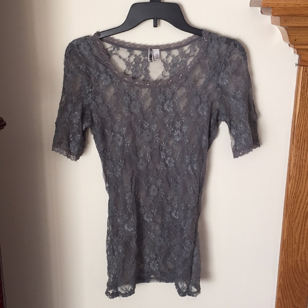 Gray lace half sleeve shirt